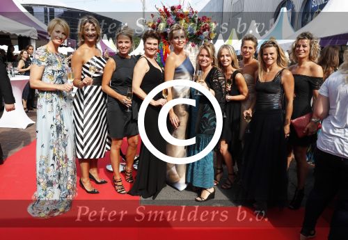 Amsterdam 17 juni 2017  
Amsterdam diner in het AFAS music hall in Amsterdam. Anouk Smulders Nienke Wynia Dymphy Anouk v Nes Micky Hoogendijk Anneloes Carlijn Lempers Brigitte Judith Wiersema en Masha