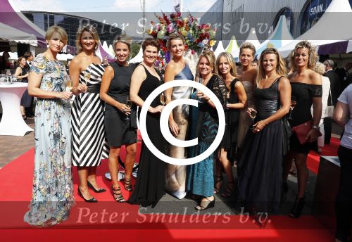 Amsterdam 17 juni 2017  
Amsterdam diner in het AFAS music hall in Amsterdam. Anouk Smulders Nienke Wynia Dymphy Anouk v Nes Micky Hoogendijk Anneloes Carlijn Lempers Brigitte Judith Wiersema en Masha