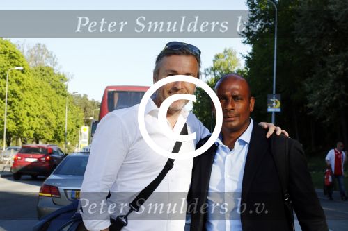 Schiphol Stockholm 24 mei 2017
Vertrek supporters Ajax naar Stockholm. Aron Winter en Richard Witschge