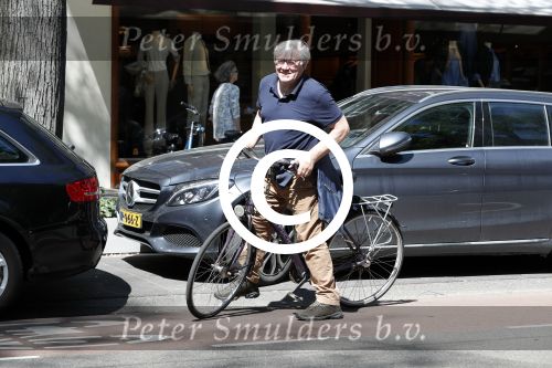Amsterdam 28 mei 2017
Barrie Stevens op de fiets in amsterdam zuid