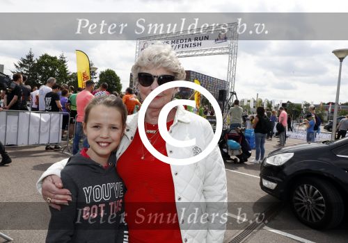 Hilversum 21 mei 2017
Bart \'s mediarun op het mediapark tbd de Bart de Graaff foundation. Aanwezig zus Miriam en moeder Marianne  van Bart de Graaff. Bridget Maasland zoon Mees , Kees Tol Howard Komproe en Jan Heemskerk lopen mee. Irene Moors presenteert het geheel.