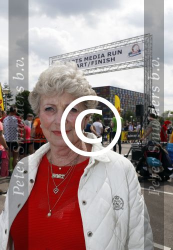 Hilversum 21 mei 2017
Bart \'s mediarun op het mediapark tbd de Bart de Graaff foundation. Aanwezig zus Miriam en moeder Marianne  van Bart de Graaff. Bridget Maasland zoon Mees , Kees Tol Howard Komproe en Jan Heemskerk lopen mee. Irene Moors presenteert het geheel.