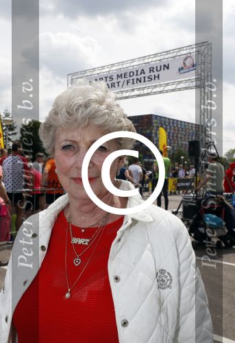 Hilversum 21 mei 2017
Bart \'s mediarun op het mediapark tbd de Bart de Graaff foundation. Aanwezig zus Miriam en moeder Marianne  van Bart de Graaff. Bridget Maasland zoon Mees , Kees Tol Howard Komproe en Jan Heemskerk lopen mee. Irene Moors presenteert het geheel.