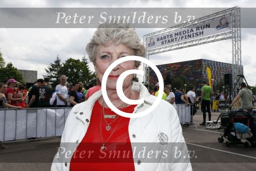 Hilversum 21 mei 2017
Bart \'s mediarun op het mediapark tbd de Bart de Graaff foundation. Aanwezig zus Miriam en moeder Marianne  van Bart de Graaff. Bridget Maasland zoon Mees , Kees Tol Howard Komproe en Jan Heemskerk lopen mee. Irene Moors presenteert het geheel.