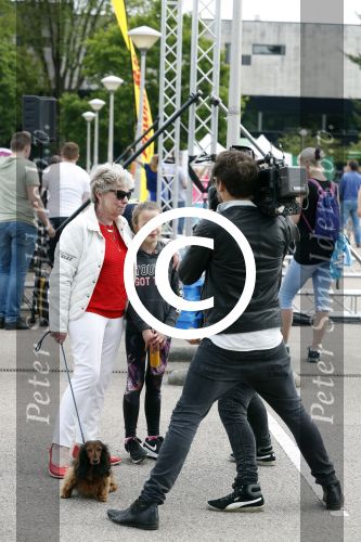 Hilversum 21 mei 2017
Bart \'s mediarun op het mediapark tbd de Bart de Graaff foundation. Aanwezig zus Miriam en moeder Marianne  van Bart de Graaff. Bridget Maasland zoon Mees , Kees Tol Howard Komproe en Jan Heemskerk lopen mee. Irene Moors presenteert het geheel.