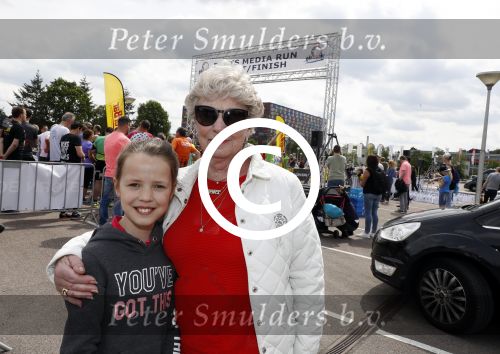 Hilversum 21 mei 2017
Bart \'s mediarun op het mediapark tbd de Bart de Graaff foundation. Aanwezig zus Miriam en moeder Marianne  van Bart de Graaff. Bridget Maasland zoon Mees , Kees Tol Howard Komproe en Jan Heemskerk lopen mee. Irene Moors presenteert het geheel.