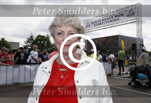 Hilversum 21 mei 2017
Bart \'s mediarun op het mediapark tbd de Bart de Graaff foundation. Aanwezig zus Miriam en moeder Marianne  van Bart de Graaff. Bridget Maasland zoon Mees , Kees Tol Howard Komproe en Jan Heemskerk lopen mee. Irene Moors presenteert het geheel.