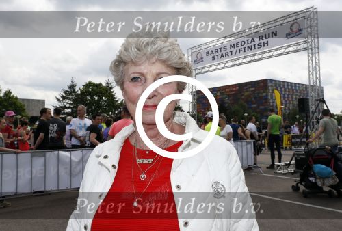 Hilversum 21 mei 2017
Bart \'s mediarun op het mediapark tbd de Bart de Graaff foundation. Aanwezig zus Miriam en moeder Marianne  van Bart de Graaff. Bridget Maasland zoon Mees , Kees Tol Howard Komproe en Jan Heemskerk lopen mee. Irene Moors presenteert het geheel.