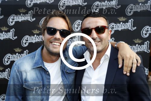 Amsterdam 16 juni 2017
Presentatie nieuwe vodka van Michiel Mol Caramol in de gallery van Joseph Klibansky op de pc hooftstraat. Michiel met Bas Smit Joseph en