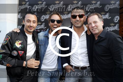 Amsterdam 16 juni 2017
Presentatie nieuwe vodka van Michiel Mol Caramol in de gallery van Joseph Klibansky op de pc hooftstraat. Michiel met Bas Smit Joseph en