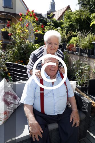Vlaardingen 9 juni 2017
Bas v Toor en zijn vrouw in hun huis