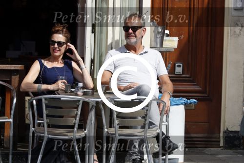 Amsterdam 15 juni 2017
Bert Kuizenga met zijn vrouw op terras