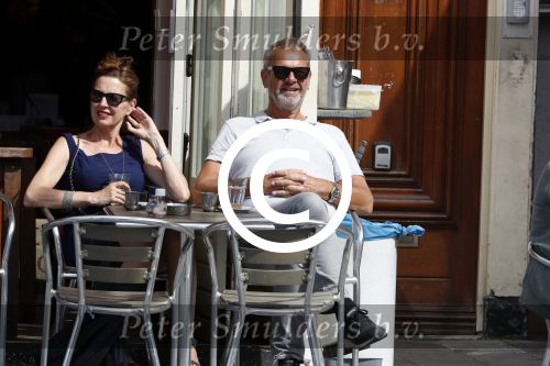 Amsterdam 15 juni 2017
Bert Kuizenga met zijn vrouw op terras