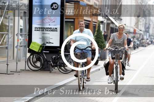 Amsterdam 29 mei 2017
Bertus Holkema  met zijn vrouw Jacqueline op de pc hooftstraat