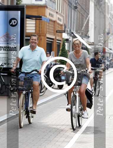 Amsterdam 29 mei 2017
Bertus Holkema  met zijn vrouw Jacqueline op de pc hooftstraat