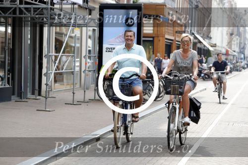 Amsterdam 29 mei 2017
Bertus Holkema  met zijn vrouw Jacqueline op de pc hooftstraat