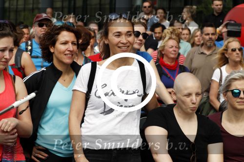 Amsterdam 17 mei 2017
Evelien de Bruijn en Bibian Mentel lopen mee in de marathon voor het Nederlands Kankerfonds (KWF). Vertrek wan bij het Antoni v Leeuwenhoek