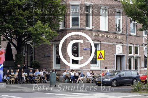 Amsterdam 2 juni 2017
Blushing Amsterdam tegen over van gogh museum. De zaak is van Gordon
