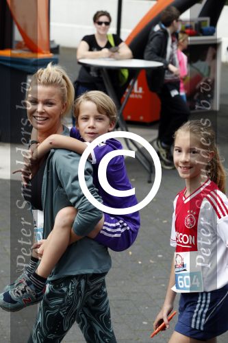 Hilversum 21 mei 2017
Bart \'s mediarun op het mediapark tbd de Bart de Graaff foundation. Aanwezig zus Miriam en moeder Marianne  van Bart de Graaff. Bridget Maasland zoon Mees , Kees Tol Howard Komproe en Jan Heemskerk lopen mee. Irene Moors presenteert het geheel.