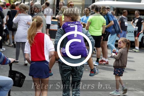 Hilversum 21 mei 2017
Bart \'s mediarun op het mediapark tbd de Bart de Graaff foundation. Aanwezig zus Miriam en moeder Marianne  van Bart de Graaff. Bridget Maasland zoon Mees , Kees Tol Howard Komproe en Jan Heemskerk lopen mee. Irene Moors presenteert het geheel.