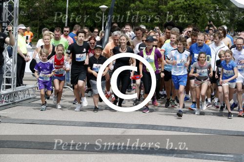Hilversum 21 mei 2017
Bart \'s mediarun op het mediapark tbd de Bart de Graaff foundation. Aanwezig zus Miriam en moeder Marianne  van Bart de Graaff. Bridget Maasland zoon Mees , Kees Tol Howard Komproe en Jan Heemskerk lopen mee. Irene Moors presenteert het geheel.