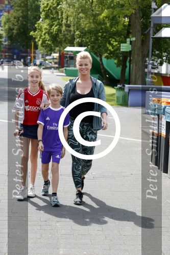 Hilversum 21 mei 2017
Bart \'s mediarun op het mediapark tbd de Bart de Graaff foundation. Aanwezig zus Miriam en moeder Marianne  van Bart de Graaff. Bridget Maasland zoon Mees , Kees Tol Howard Komproe en Jan Heemskerk lopen mee. Irene Moors presenteert het geheel.
