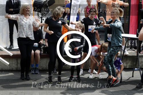 Hilversum 21 mei 2017
Bart \'s mediarun op het mediapark tbd de Bart de Graaff foundation. Aanwezig zus Miriam en moeder Marianne  van Bart de Graaff. Bridget Maasland zoon Mees , Kees Tol Howard Komproe en Jan Heemskerk lopen mee. Irene Moors presenteert het geheel.