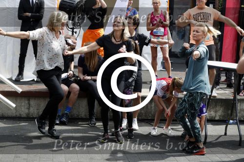 Hilversum 21 mei 2017
Bart \'s mediarun op het mediapark tbd de Bart de Graaff foundation. Aanwezig zus Miriam en moeder Marianne  van Bart de Graaff. Bridget Maasland zoon Mees , Kees Tol Howard Komproe en Jan Heemskerk lopen mee. Irene Moors presenteert het geheel.