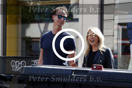 Amsterdam 3 juni 2017
Chantal janzen met kennis / vriend Tijs Hartman op de pc hooftstraat