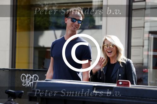 Amsterdam 3 juni 2017
Chantal janzen met kennis / vriend Tijs Hartman op de pc hooftstraat