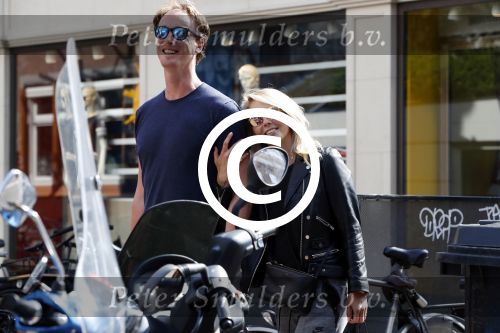 Amsterdam 3 juni 2017
Chantal janzen met kennis / vriend Tijs Hartman op de pc hooftstraat