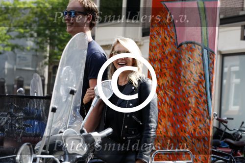 Amsterdam 3 juni 2017
Chantal janzen met kennis / vriend Tijs Hartman op de pc hooftstraat