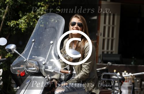 Amsterdam 23 mei 2017
Chelsey Weimar met haar vespa scooter