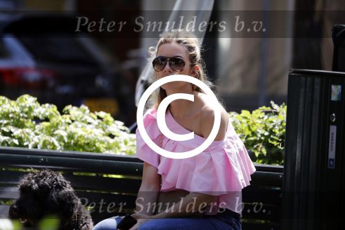 Amsterdam 17 mei 2017 
Christie Bokma met zoon in Amsterdam zuid