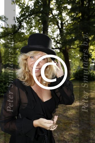 Haarzuilens 21 juni 2017
Haringparty bij kasteel de Haar. Claudia de Breij met partner en vader