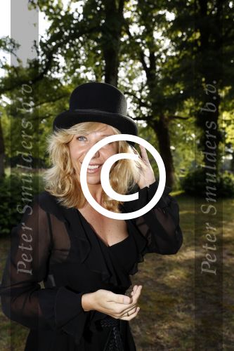 Haarzuilens 21 juni 2017
Haringparty bij kasteel de Haar. Claudia de Breij met partner en vader