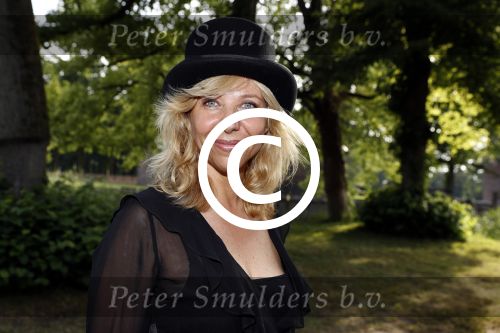 Haarzuilens 21 juni 2017
Haringparty bij kasteel de Haar. Claudia de Breij met partner en vader