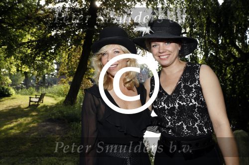 Haarzuilens 21 juni 2017
Haringparty bij kasteel de Haar. Claudia de Breij met partner en vader