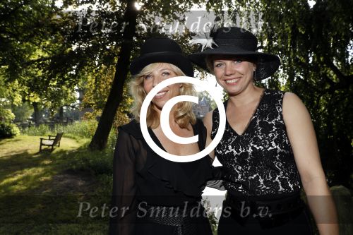 Haarzuilens 21 juni 2017
Haringparty bij kasteel de Haar. Claudia de Breij met partner en vader