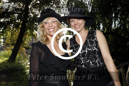 Haarzuilens 21 juni 2017
Haringparty bij kasteel de Haar. Claudia de Breij met partner en vader