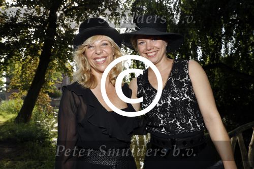 Haarzuilens 21 juni 2017
Haringparty bij kasteel de Haar. Claudia de Breij met partner en vader