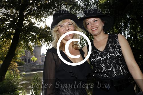Haarzuilens 21 juni 2017
Haringparty bij kasteel de Haar. Claudia de Breij met partner en vader