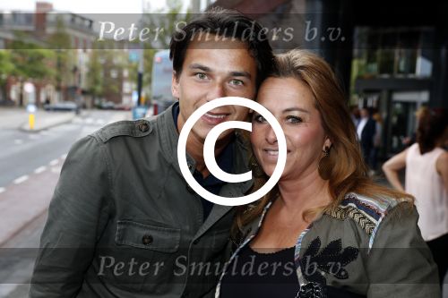 Amsterdam 15 mei 2017
Wesly Bronkhorst 15 jaar artiest in het concertgebouw. Danilo Kuiters met moeder