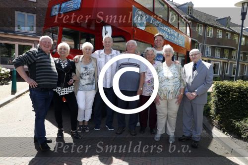Laren 15 mei 2017
De wereld rond met 80 jarigen van sbs6 gepresenteerd door Dennis v d Geest