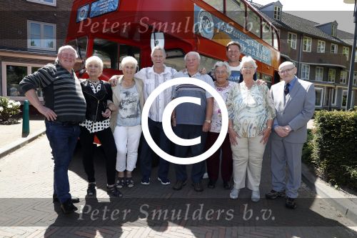Laren 15 mei 2017
De wereld rond met 80 jarigen van sbs6 gepresenteerd door Dennis v d Geest