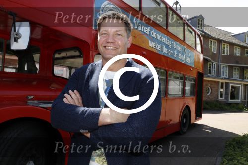 Laren 15 mei 2017
De wereld rond met 80 jarigen van sbs6 gepresenteerd door Dennis v d Geest
