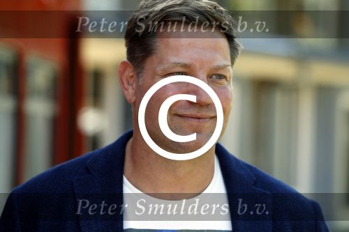 Laren 15 mei 2017
De wereld rond met 80 jarigen van sbs6 gepresenteerd door Dennis v d Geest