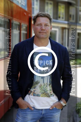 Laren 15 mei 2017
De wereld rond met 80 jarigen van sbs6 gepresenteerd door Dennis v d Geest