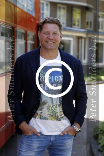 Laren 15 mei 2017
De wereld rond met 80 jarigen van sbs6 gepresenteerd door Dennis v d Geest