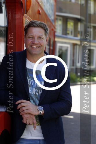Laren 15 mei 2017
De wereld rond met 80 jarigen van sbs6 gepresenteerd door Dennis v d Geest
